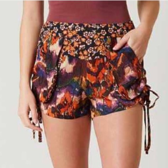 Free People Pants - Free People Lisbon floral cinched shorts size small